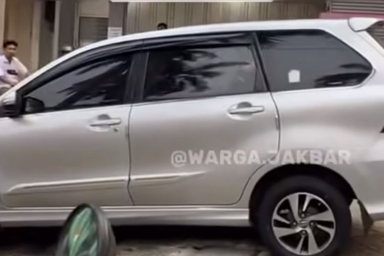 Uang Rp 1,2 Miliar Dicuri dari Mobil Saat Perbaiki Ban Bocor di Bengkel Jakbar