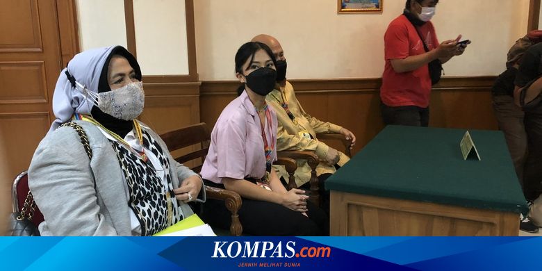 Sidang Cerai Perdana Tyna-Kenang Mirdad, Bantah KDRT dan Tak Mau Seret Anak - Vimarsana News