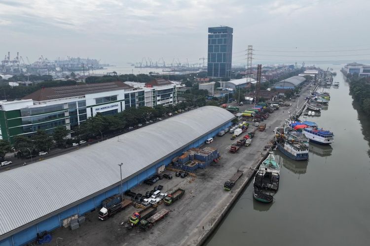 Pelindo Pastikan Operasional Pelabuhan Kalimas Tetap Normal di Tengah Potensi Banjir Rob