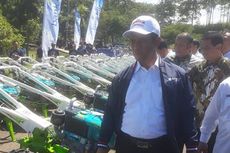 Kementan dan Pemkab Bandung Barat Salurkan 1000 Traktor