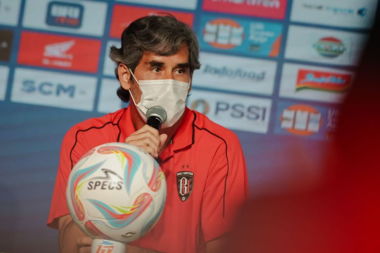 Pelatih asal Brasil yang memimpin Bali United di Liga 1 2023-2024, Stefano Cugurra.