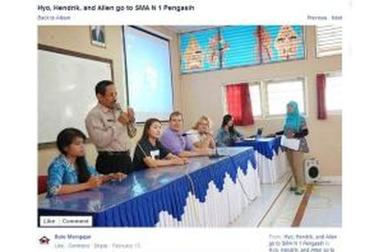 Salah satu kegiatan Komunitas Bule Mengajar di Kulon Progo seperti ditayangkan di akun Facebook 