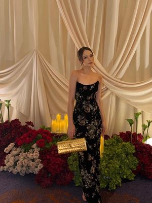 Deretan seleb tampil memikat di pernikahan Ranggaz dan Angie di Jakarta, dari busana pastel elegan saat akad hingga hitam klasik di resepsi malam.