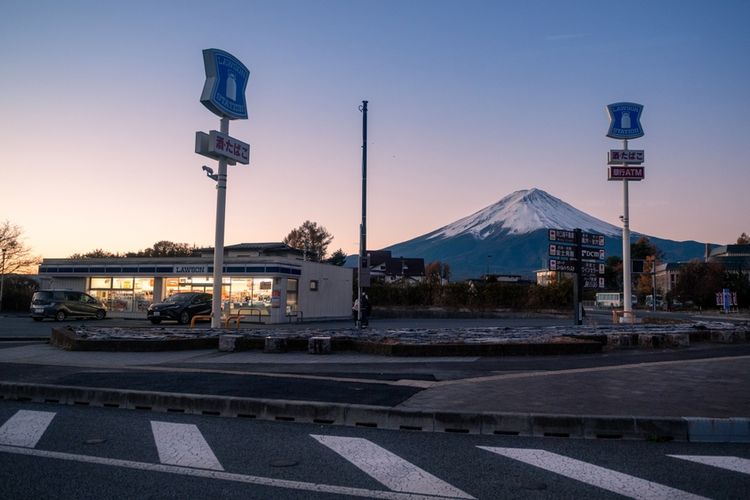 Ilustrasi spot foto Gunung Fuji di Jepang.
