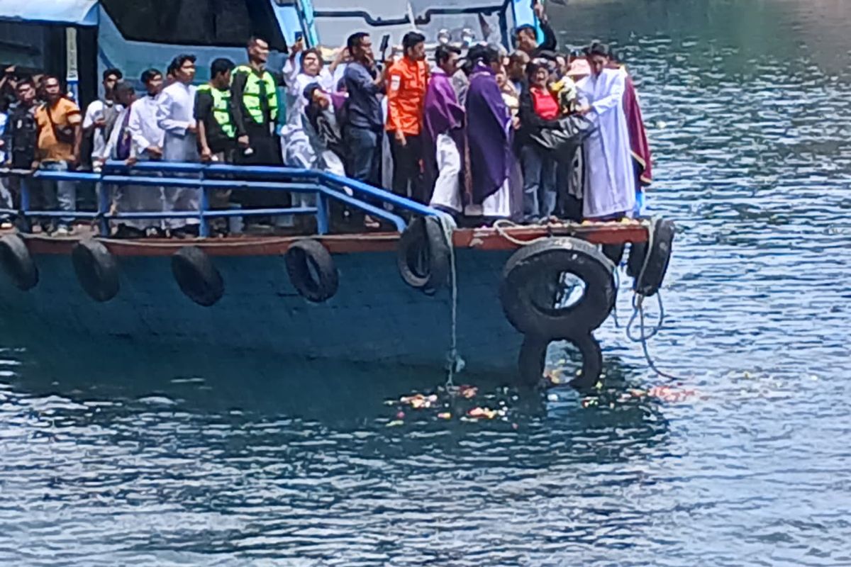 Pencarian Mahasiswa Unika yang Tenggelam di Danau Toba Dihentikan ...