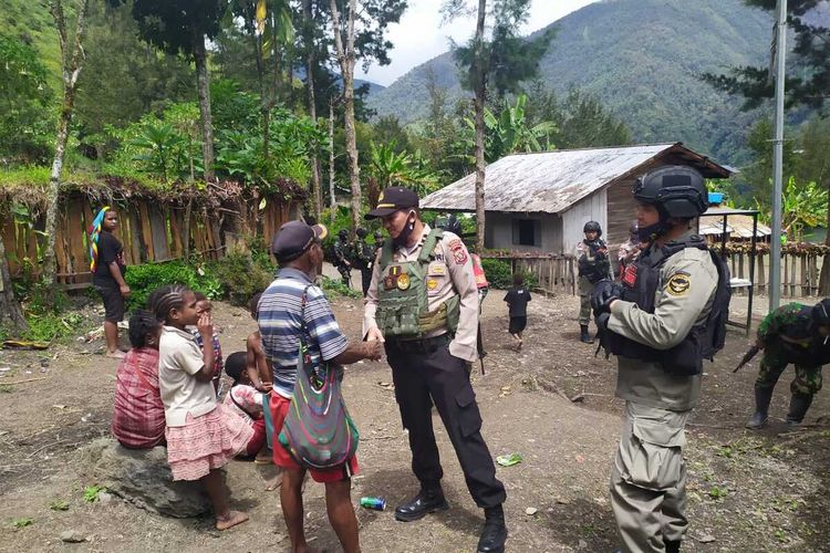 Aktivitas aparat kepolisian di Distrik Beoga, Kabupaten Puncak, Papua