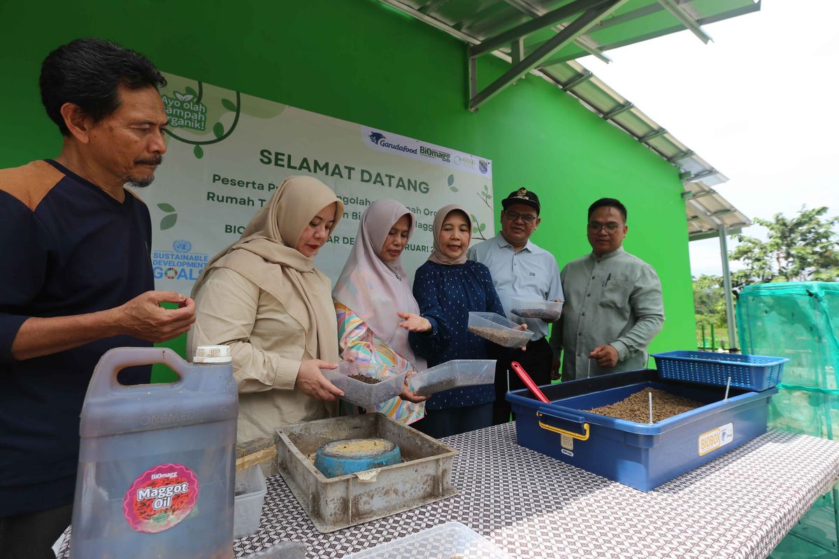 Hari Peduli Sampah Nasional 21 Februari 2025, Garudafood menggelar program pengolahan sampah dengan biokonversi maggot bagi masyarakat Depok, Jawa Barat.