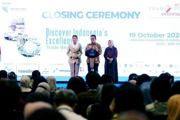 Menteri Perdagangan (Mendag) Budi Santoso (Busan) menutup perhelatan Trade Expo Indonesia (TEI) ke-40 Tahun 2025 di Indonesia Convention Exhibition (ICE), BSD, Kabupaten Tangerang, Banten, Minggu (19/10/2025).