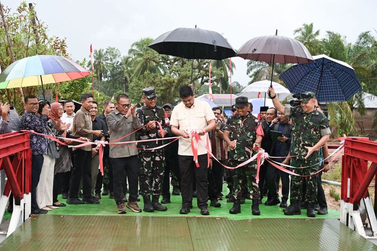 Resmikan Jembatan Bailey di Tapteng, Bobby: Setiap 2 Bulan Kami Cek Kondisinya