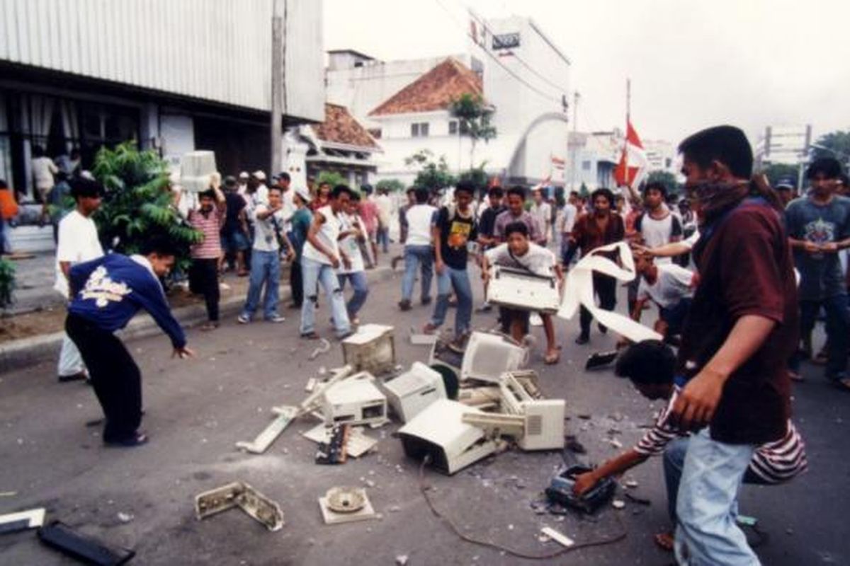 Mengingat Kerusuhan Mei 1998 Bagaimana Kronologinya 