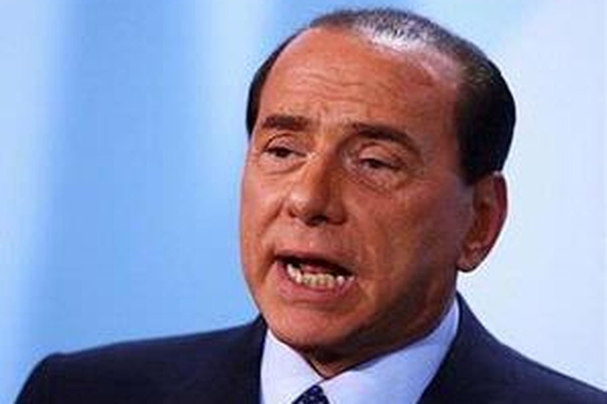 Perdana Menteri Italia sekaligus pemilik AC Milan, Silvio Berlusconi tidak menunjukkan tanda-tanda ingin mempertahankan Ricky Kaka di Milan.