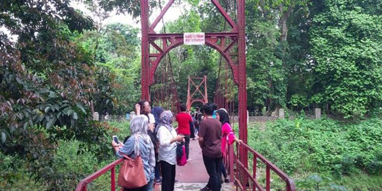 Jembatan Cinta di Kebun Raya Bogor