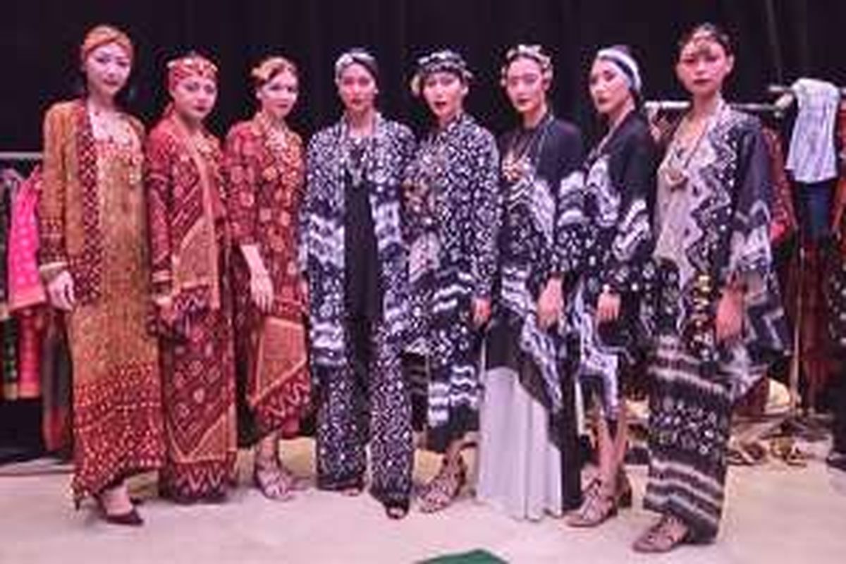 Jumputan Collection 2016 oleh Ghea Panggabean di Show Bazaar Pasar Kreatif Indonesia bersama BNI
