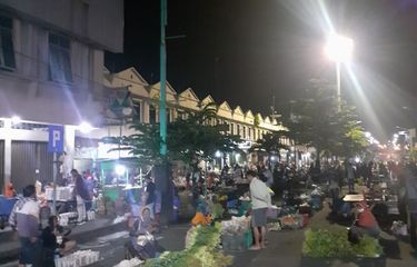 Penataan jarak pedagang pasar pagi Salatiga diapresiasi Gubernur Jateng Ganjar Pranowo