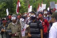 Pendukung Prabowo-Hatta Demo Pakai Topeng