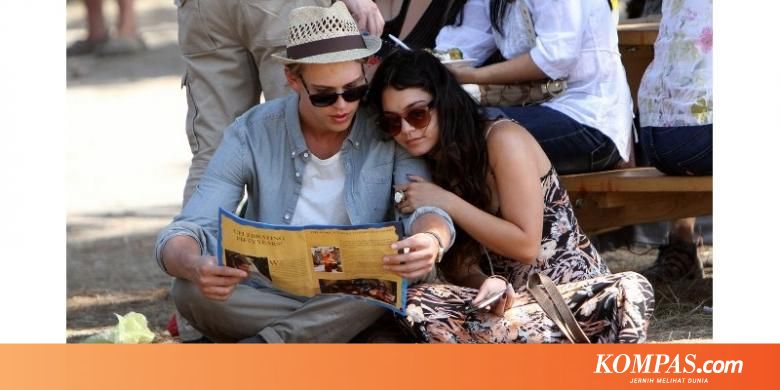 Foto Romantis Pegangan Tangan Di Mobil - Rahman Gambar