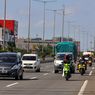 Hindari Petugas, Pengendara Motor Nekat Putar Balik di Jalan Tol