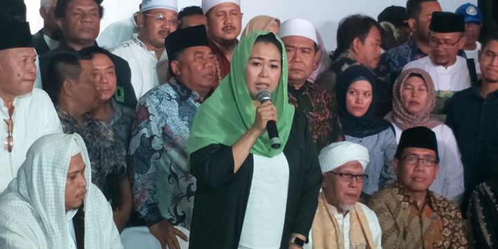 Keluarga Presiden Keempat RI almarhum Abdurrahman Wahid atau akrab disapa Gus Dur menyatakan dukungan politiknya pada pasangan nomor urut 01 Jokowi Widodo-Maruf Amin pada Pemilihan Presiden (Pilpres) 2019.  Deklarasi dukungan dibacakan oleh Putri kedua Gus Dur Yenny Wahid di Rumah Pergerakan Politik Gus Dur, Jalan Kalibata Timur I no. 12, Kalibata, Jakarta Selatan, Rabu (26/9/2018).