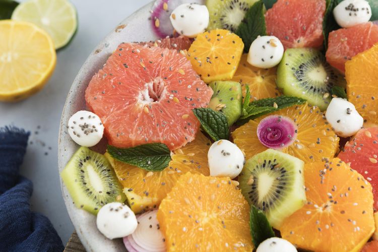 Cara Makan Buah dengan Garam