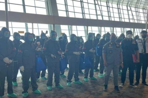 Ratusan WNA China Pakai APD Lengkap di Bandara Soekarno-Hatta, Ini Penjelasan Imigrasi