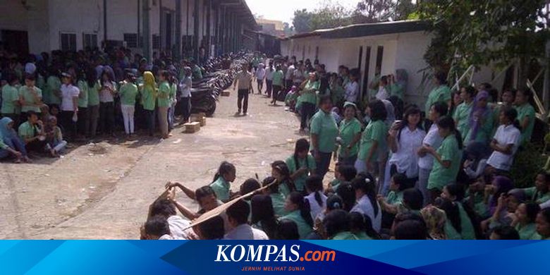Ribuan Buruh Pabrik Rambut Purbalingga Demo