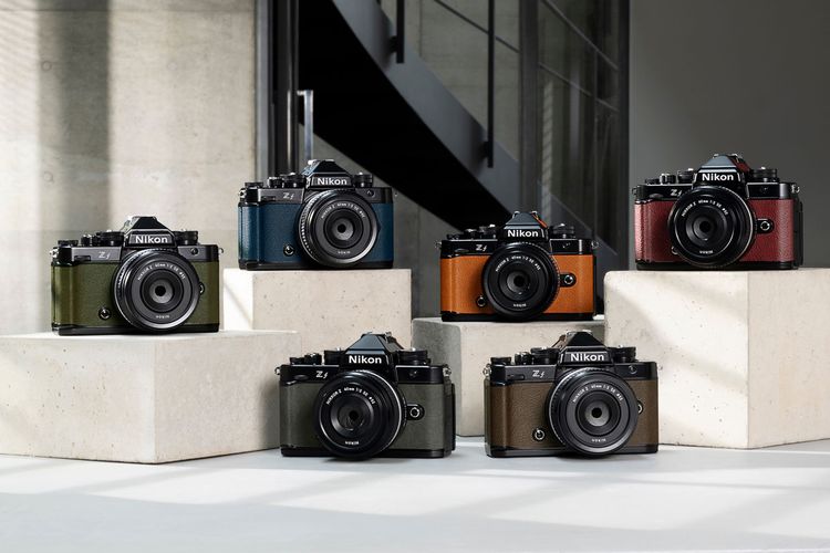 Kamera Nikon ZF yang hadir dalam enam varian warna ekstra.