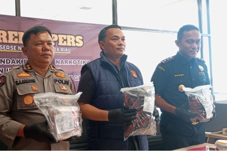 Mahasiswa Jadi Kurir Sabu Selundupan dari Malaysia, Ditangkap Saat Akan Transaksi di Pekanbaru