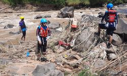 Tidak Libur Lebaran, 21 Anggota Jabar Quick Response Bantu Operasi SAR Evakuasi Korban Banjir Bandang Sumedang