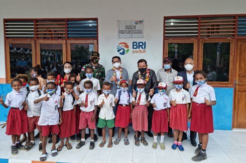 Tingkatkan Kualitas Pendidikan di Daerah 3T, BRI Berikan Bantuan untuk SD di Jayapura