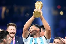 Aguero Tabuh Drum, Angkat Trofi Piala Dunia, Angkat Lionel Messi