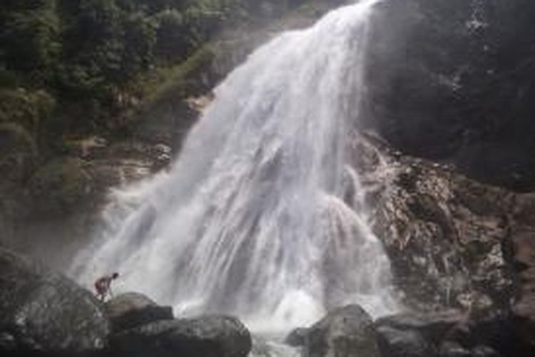 Air Terjun Paliak di Kabupaten Lebong, Provinsi Bengkulu.