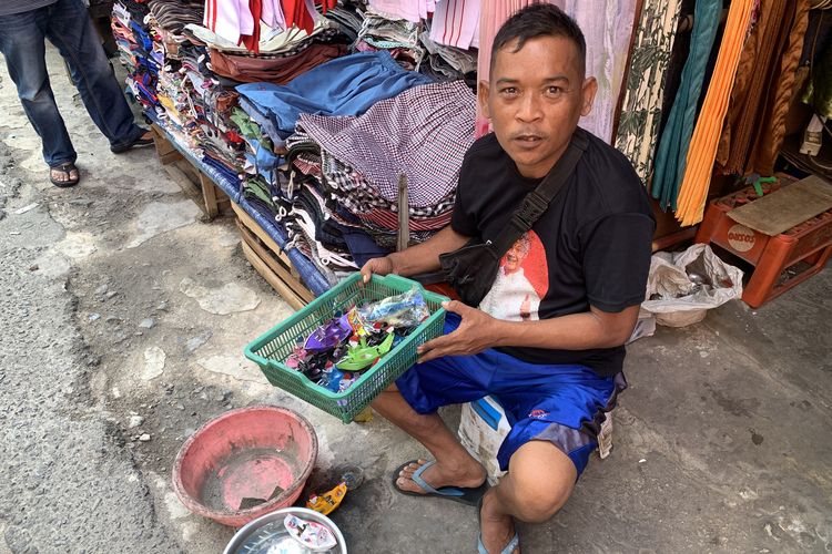Mainan Seng Jadi Jalan Rezeki Supriyatna untuk Menghidupi 3 Anaknya