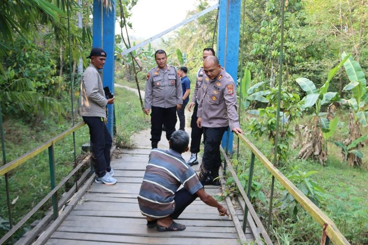  Jembatan Gantung Berusia 46 Tahun di Pringsewu Lampung Rusak, Warga Harus Memutar 16 Km