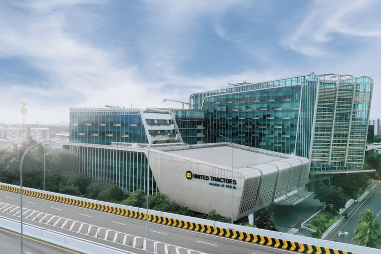 Gedung Head Office PT United Tractors Tbk, Cakung, Jakarta. 