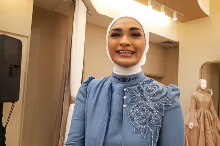 Politisi Putri Zulkifli Hasan di Pondok Indah Mall 2, Jakarta Selatan, Selasa (5/9/2023)