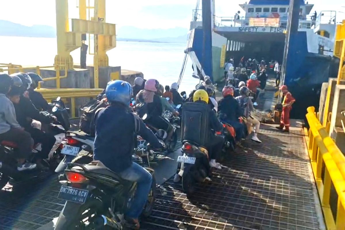 Lebih dari 1 Juta Orang Lewati Selat Bali Selama Arus Mudik dan Balik