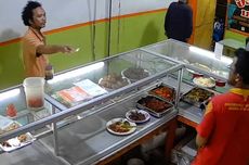 Pemilik Warteg Kesal, Pria yang Bayar Makanan Sesukanya "Nyentong" Nasi Sendiri