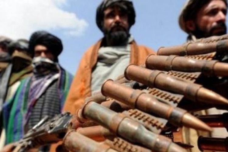 Taliban yang digulingkan pada 2001 oleh pasukan AS, selama 12 tahun terakhir terus memerangi pemerintah Kabul yang disokong negara-negara Barat.