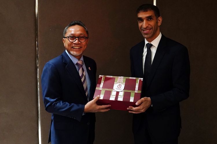 Menteri Perdagangan RI, Zulkifli Hasan melakukan pertemuan dengan Menteri Negara Urusan Perdagangan Luar Negeri Uni Emirat Arab, Thani Bin Ahmed Al Zeyoudi di sela ASEAN Business Investment Summit ke-23 di Jakarta, Minggu (3/9/2023).