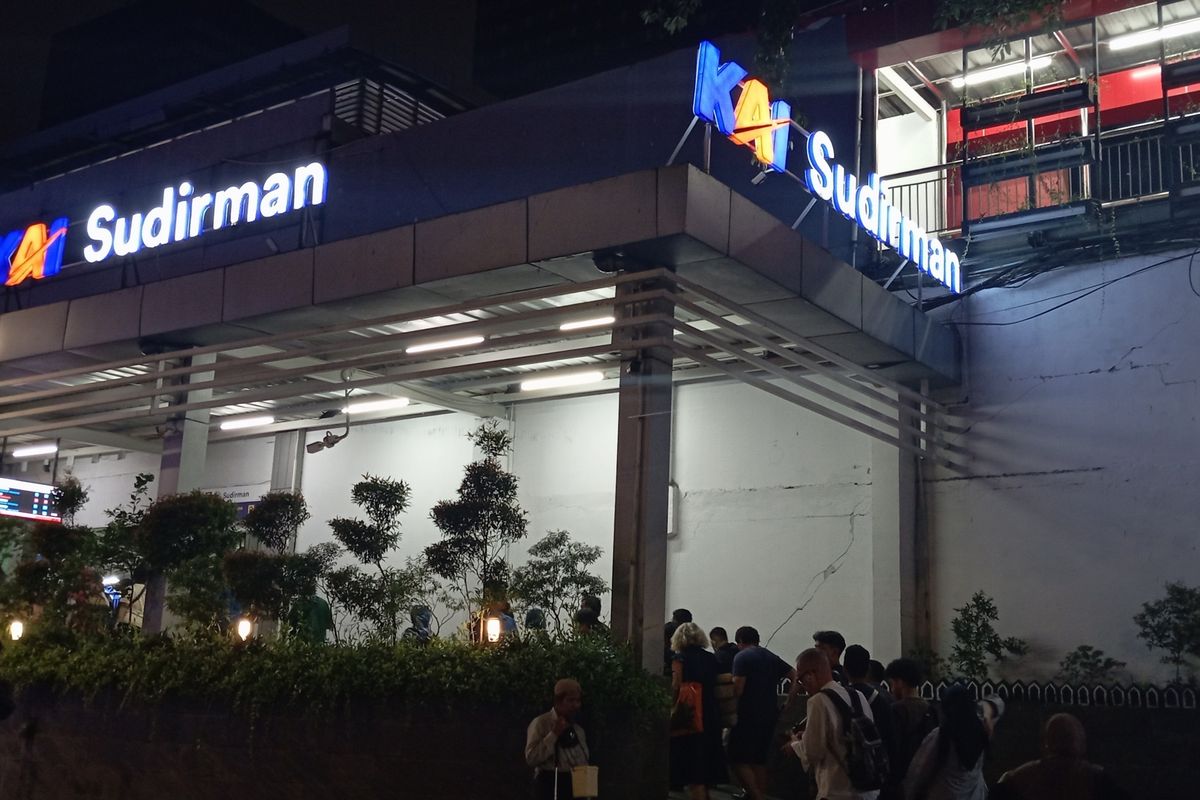 Kondisi Stasiun Sudirman usai perjalanan KRL berangsur normal, Jakarta Pusat, Rabu (3/7/2024)