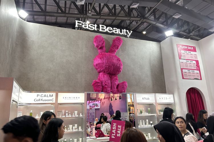 Booth Fast Beauty di Jakarta X Beauty 2024.