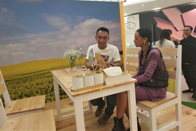 Di acara A Magical Sensorial Journey dari lOccitane, pengunjung bisa berkonsultasi mengenai jenis kulit dan perawatannya