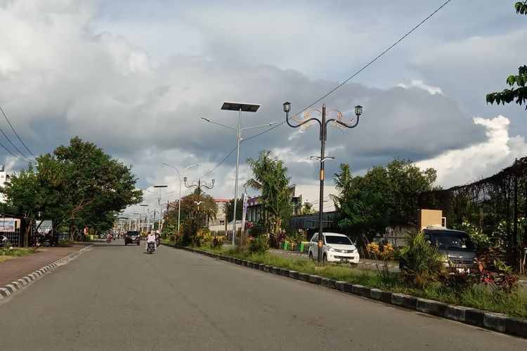 Akses jalan raya yang dibangun oleh pemerintah sebagai salah satu akses jalan nasional yang ada di Kabupaten Mimika, Papua.