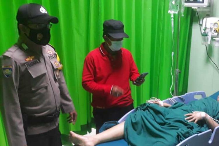 Seorang perempuan berinisial T (20) menjadi korban penusukan oleh orang tak dikenal di Desa Cimandala, Kecamatan Sukaraja, Kabupaten Bogor, Jawa Barat, Kamis (20/10/2022)