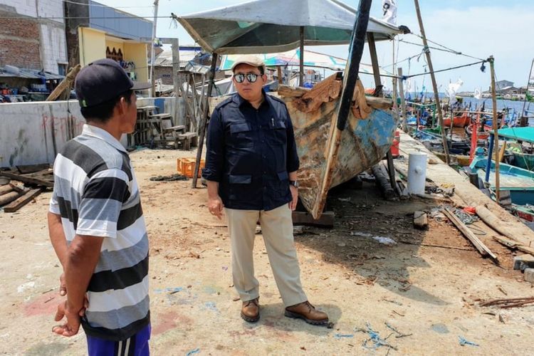 Wakil Ketua DPR RI Fadli Zon menyambangi nelayan Tambaklorok, Semarang, Rabu (20/2/2019) siang. 
