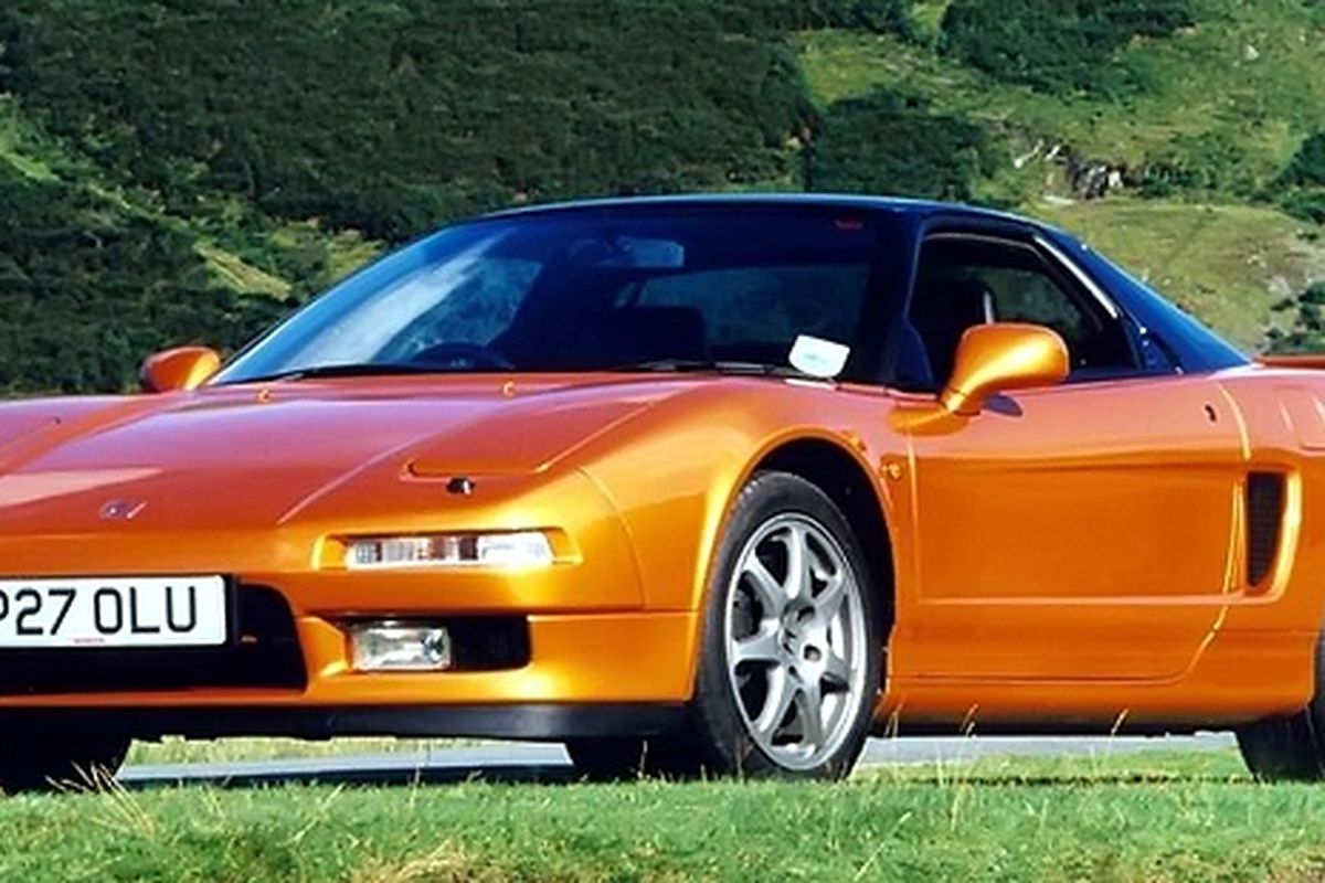 Honda NSX produksi 1998, sempat jadi idola mobil sport era 90an.