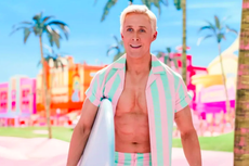 Sutradara Oliver Stone Sebut Ryan Gosling Hanya Membuang-buang Waktunya dengan Perankan Film Barbie