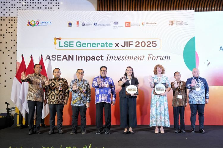 Wakil Gubernur (Wagub) DKI Jakarta, Rano Karno, menghadiri LSE Generate x Jakarta Investment Festival (JIF) 2025 di Hotel Le Meridien, Jakarta Pusat, Kamis (18/9/2025). 
