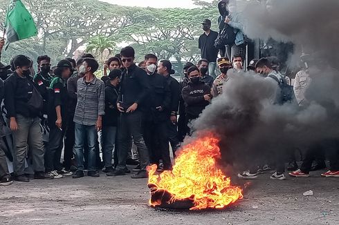 Mahasiswa di Kota Malang Demo Tuntut Mendag Dicopot, Dinilai Tak Becus Urus Minyak Goreng