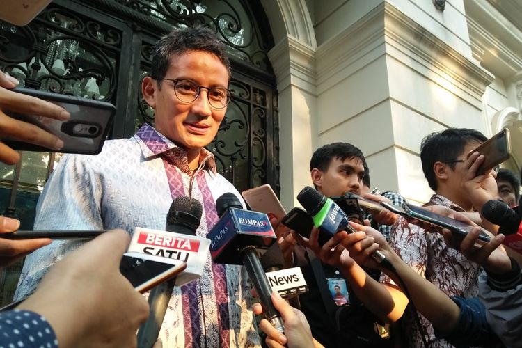 Sandiaga Uno di Jalan Pulombangkeng, Jakarta, Senin (14/10/2019).